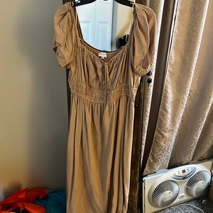 Cute dress that you could wear to a derby with some boots and a cute hat!